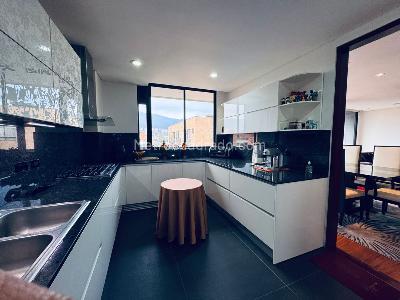 Apartamento en venta en Santa Barbara, Bogotá · foto 4 de 13