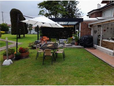 Casa de 5 alcobas en venta en San Jose De Bavaria, Bogotá, 762 m² · foto 2 de 15