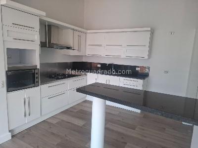 Apartamento de 2 alcobas en venta en Chico Norte, Bogotá, 135 m² · foto 8 de 19