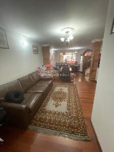 Casa de 3 alcobas en venta en Santa Ana Occidental, Bogotá, 261 m² · foto 19 de 20