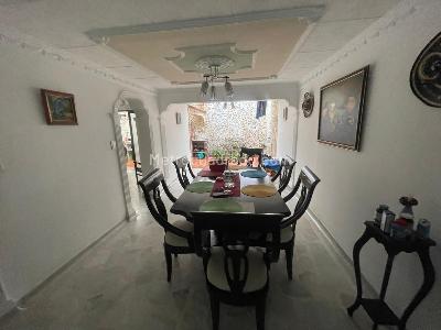 Casa de 4 alcobas en venta en Fontana, Bucaramanga, 197 m² · foto 3 de 10