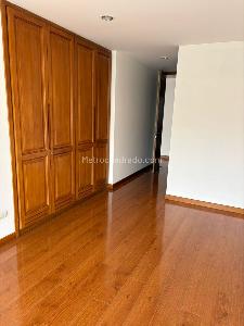 Apartamento de 2 alcobas en venta en Santa Barbara, Bogotá, 100 m² · foto 3 de 10
