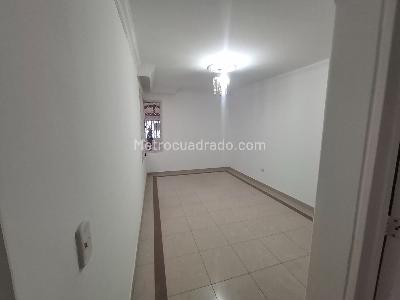 Casa de 5 alcobas en venta en Nuevo Contry, Bogotá, 293 m² · foto 6 de 16