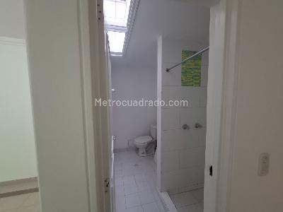 Casa de 5 alcobas en venta en Nuevo Contry, Bogotá, 293 m² · foto 10 de 16