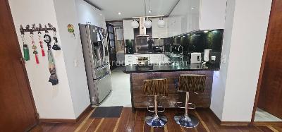 Apartamento de 3 alcobas en venta en Chico Navarra, Bogotá, 154 m² · foto 2 de 5
