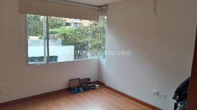 Apartamento de 4 alcobas en venta en Calleja Alta, Bogotá, 260 m² · foto 2 de 20