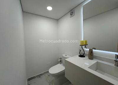 Apartamento en venta en Las Rosales, Bogotá · foto 2 de 19
