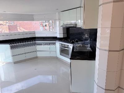 Apartamento en venta en Los Rosales, Bogotá · foto 2 de 11