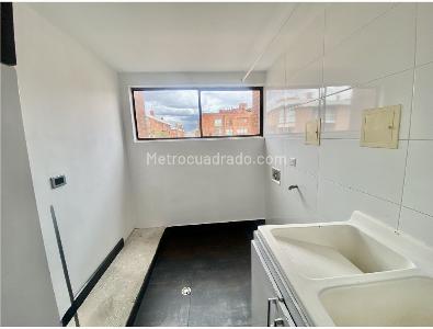 Apartamento de 3 alcobas en venta en San Patricio, Bogotá, 178 m² · foto 11 de 15