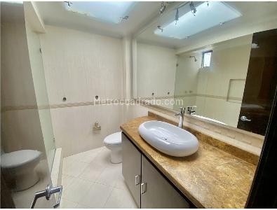 Apartamento de 3 alcobas en venta en San Patricio, Bogotá, 178 m² · foto 2 de 15