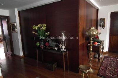 Apartamento de 3 alcobas en venta en Santa Barbara, Bogotá, 160 m² · foto 3 de 20
