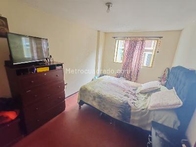 Casa de 5 alcobas en venta en La Europa, Bogotá, 385 m² · foto 9 de 15