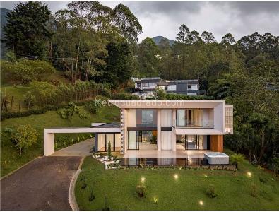 Casa de 4 alcobas en venta en Las Palmas, Medellín, 350 m² · foto 3 de 20