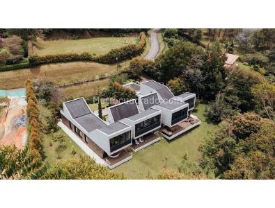 Casa de 4 alcobas en venta en Llanogrande, Rionegro, 500 m² · foto 2 de 8