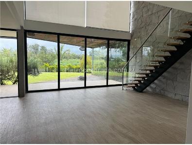 Casa de 4 alcobas en venta en Llanogrande, Rionegro, 360 m² · foto 2 de 4