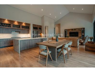 Casa de 4 alcobas en venta en Llanogrande Don Diego, Rionegro, 560 m² · foto 2 de 20