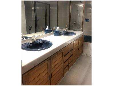 Apartamento de 3 alcobas en venta en Santa Barbara, Bogotá, 168 m² · foto 15 de 18