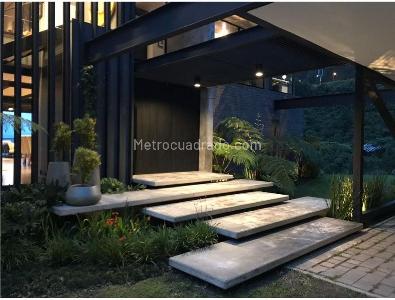 Casa de 5 alcobas en venta en Las Palmas, Medellín, 830 m² · foto 2 de 17
