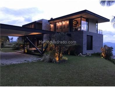 Casa de 5 alcobas en venta en Las Palmas, Medellín, 830 m² · foto 6 de 17