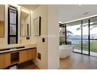 Casa de 5 alcobas en venta en Los Balsos, Medellín, 844 m² · foto 17 de 20