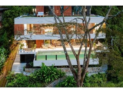 Casa de 5 alcobas en venta en Los Balsos, Medellín, 844 m² · foto 2 de 20