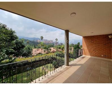 Casa de 3 alcobas en venta en La Sebastiana, Envigado, 282 m² · foto 10 de 20