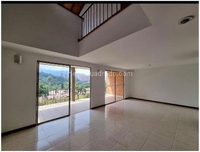 Casa de 3 alcobas en venta en La Sebastiana, Envigado, 282 m² · foto 2 de 20