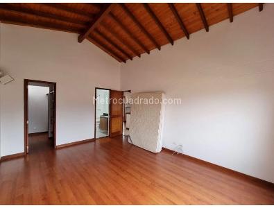 Casa de 3 alcobas en venta en La Sebastiana, Envigado, 282 m² · foto 8 de 20