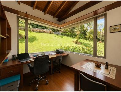 Casa de 4 alcobas en venta en Alto De Las Palmas, Medellín, 595 m² · foto 13 de 20