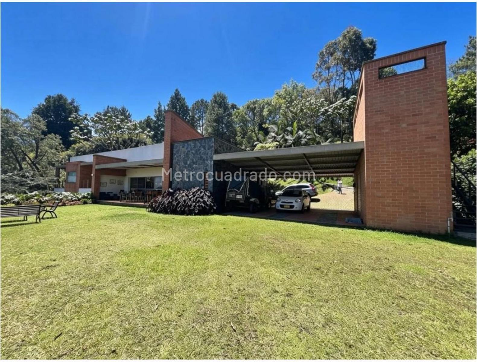 Casa de 4 habitaciones en venta en Alto de las Palmas, Medellín — imagen 1 de 20