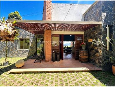 Casa de 4 alcobas en venta en Alto De Las Palmas, Medellín, 595 m² · foto 3 de 20