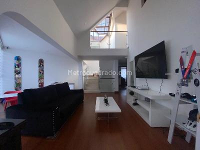 Casa de 3 alcobas en venta en San Jose De Bavaria, Bogotá, 380 m² · foto 10 de 11