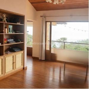 Casa de 4 alcobas en venta en Hacienda En La Calera, La Calera, 356 m² · foto 7 de 16