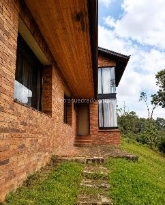 Casa de 4 alcobas en venta en Hacienda En La Calera, La Calera, 356 m² · foto 9 de 16
