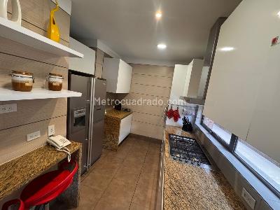 Apartamento en venta en Chico Alto, Bogotá · foto 2 de 14