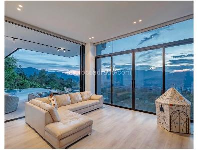 Casa de 4 alcobas en venta en Los Balsos, Medellín, 685 m² · foto 5 de 12