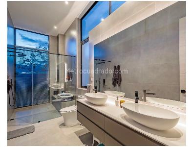 Casa de 4 alcobas en venta en Los Balsos, Medellín, 685 m² · foto 8 de 12