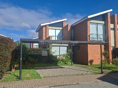 Casa de 3 alcobas en venta en San Paulino, Cajicá, 356 m² · foto 16 de 20