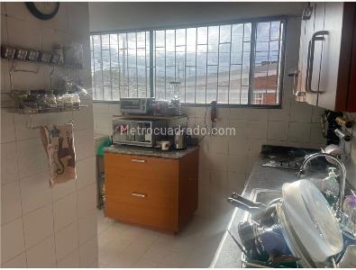 Apartamento de 3 alcobas en venta en Santa Barbara, Bogotá, 102 m² · foto 4 de 16