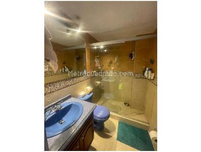Apartamento de 3 alcobas en venta en Santa Barbara, Bogotá, 102 m² · foto 7 de 16