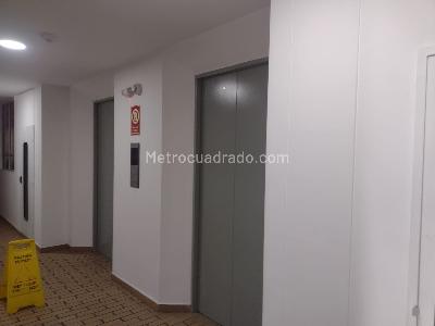 Apartamento de 1 alcoba en venta en La Granja, Bogotá, 33 m² · foto 8 de 14