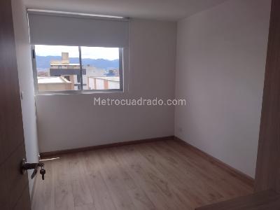 Apartamento de 1 alcoba en venta en La Granja, Bogotá, 33 m² · foto 12 de 14