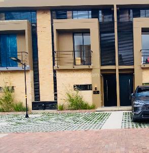 Casa de 3 alcobas en venta en Bojaca, Chía, 130 m² · foto 2 de 20