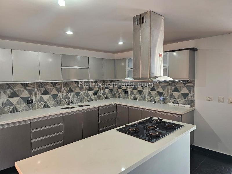 Piso – Bogotá, Ciudad Salitre Occidental, Localidad Fontibón - Más