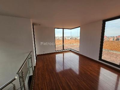 Apartamento de 4 alcobas en arriendo en Ciudad Salitre Reservado, Bogotá, 300 m² · foto 13 de 20