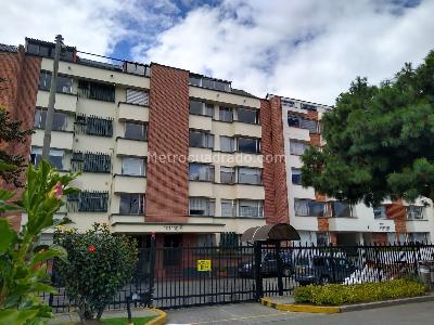 Apartamento de 1 alcoba en venta en Niza Alhambra, Bogotá, 45 m² · foto 2 de 19