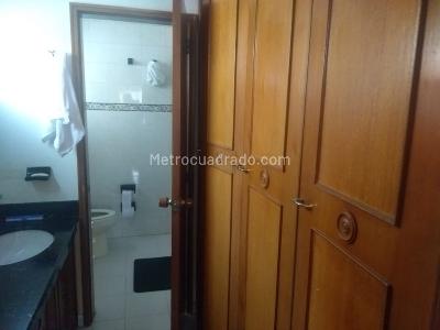 Casa de 4 alcobas en venta en Chico Navarra, Bogotá, 619 m² · foto 8 de 19