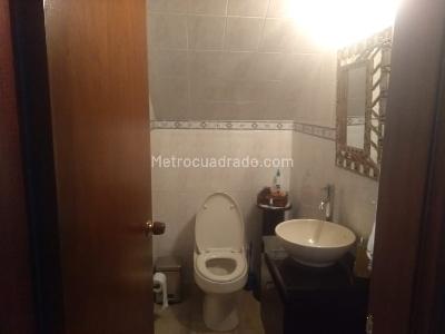 Casa de 4 alcobas en venta en Chico Navarra, Bogotá, 619 m² · foto 15 de 19