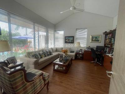 Casa de 5 alcobas en venta en Girardot, Girardot, 820 m² · foto 2 de 20