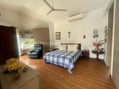 Casa de 5 alcobas en venta en Girardot, Girardot, 820 m² · foto 3 de 20